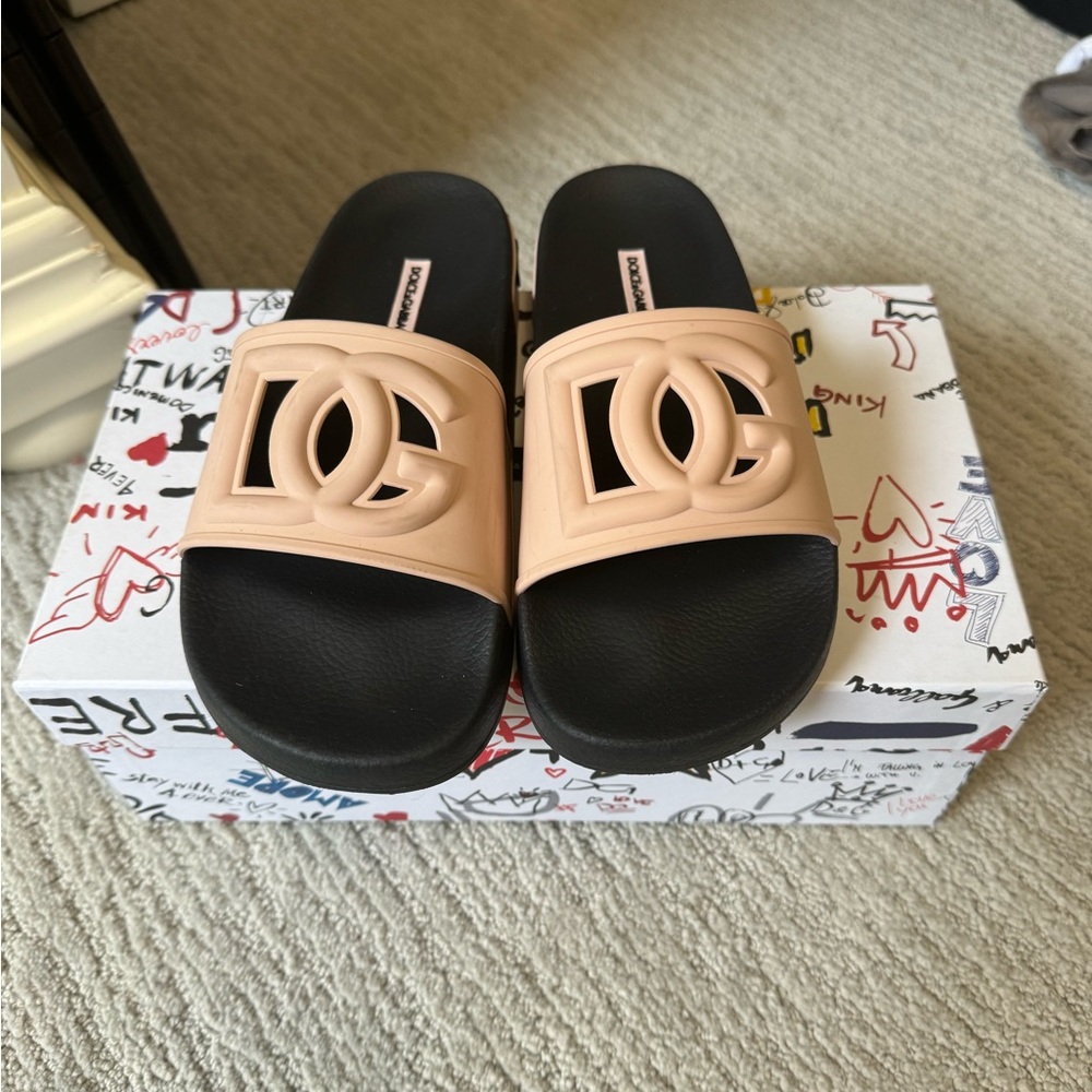 Dolce & Gabbana Slides